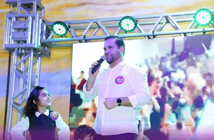 Prefeito Afonso realiza feito histórico em Ibititá ao pagar reajuste salarial dos professores da educação básica