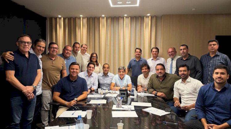 ACM Neto reúne aliados e discute estratégias para a Bahia nas eleições de 2026