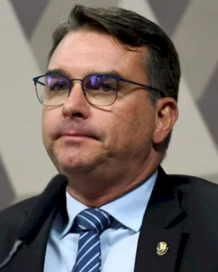 Flávio Bolsonaro cumpre agenda no Nordeste mirando articulações para a pré-campanha