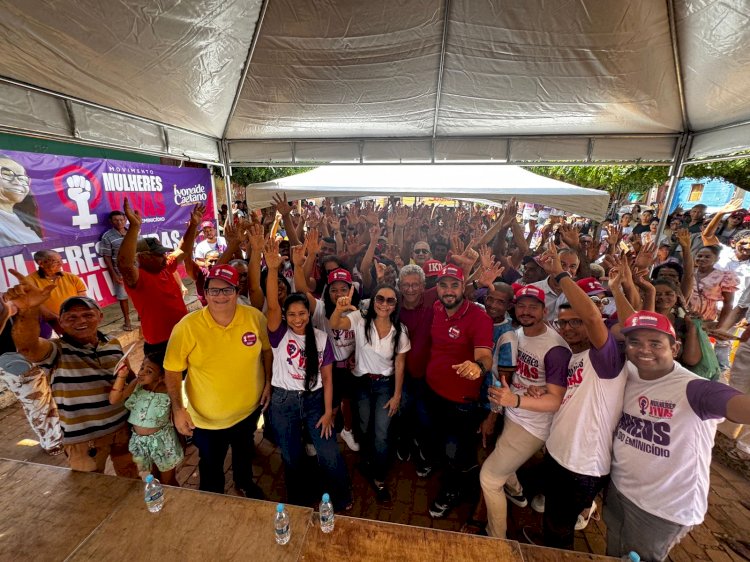 Ato em Central mobiliza população em defesa das mulheres e contra o feminicídio